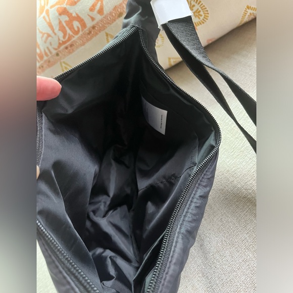 NWT UNIQLO x MARIMEKKO Printed Round Mini Crossbody in Dark Gray. - Picture 6 of 12